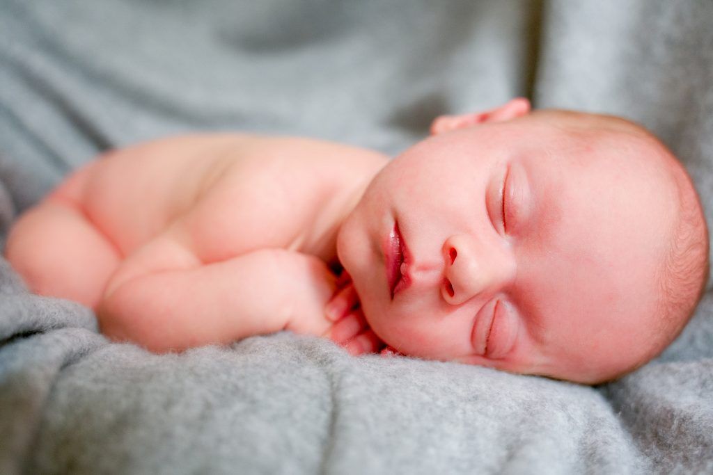 fotografo-vitoria-gasteiz-newborn-recien-nacido-bebe-sesion-fotos-embarazo